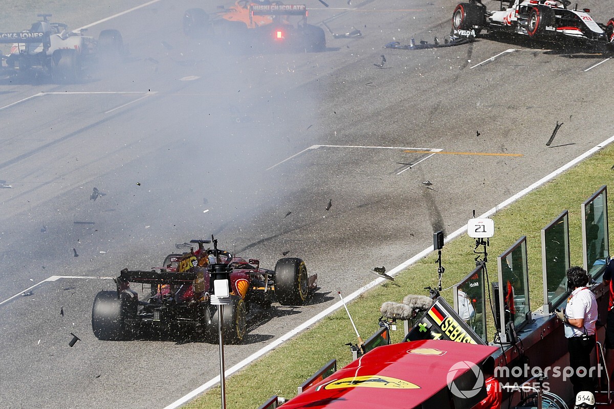 Dit schreven internationale media over de chaotische GP van Toscane