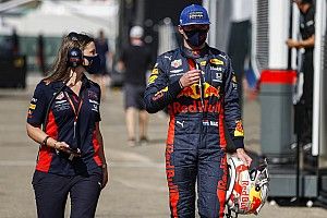 Horner gaat in op clausule: "Verstappen zeker bij Red Bull in 2021"