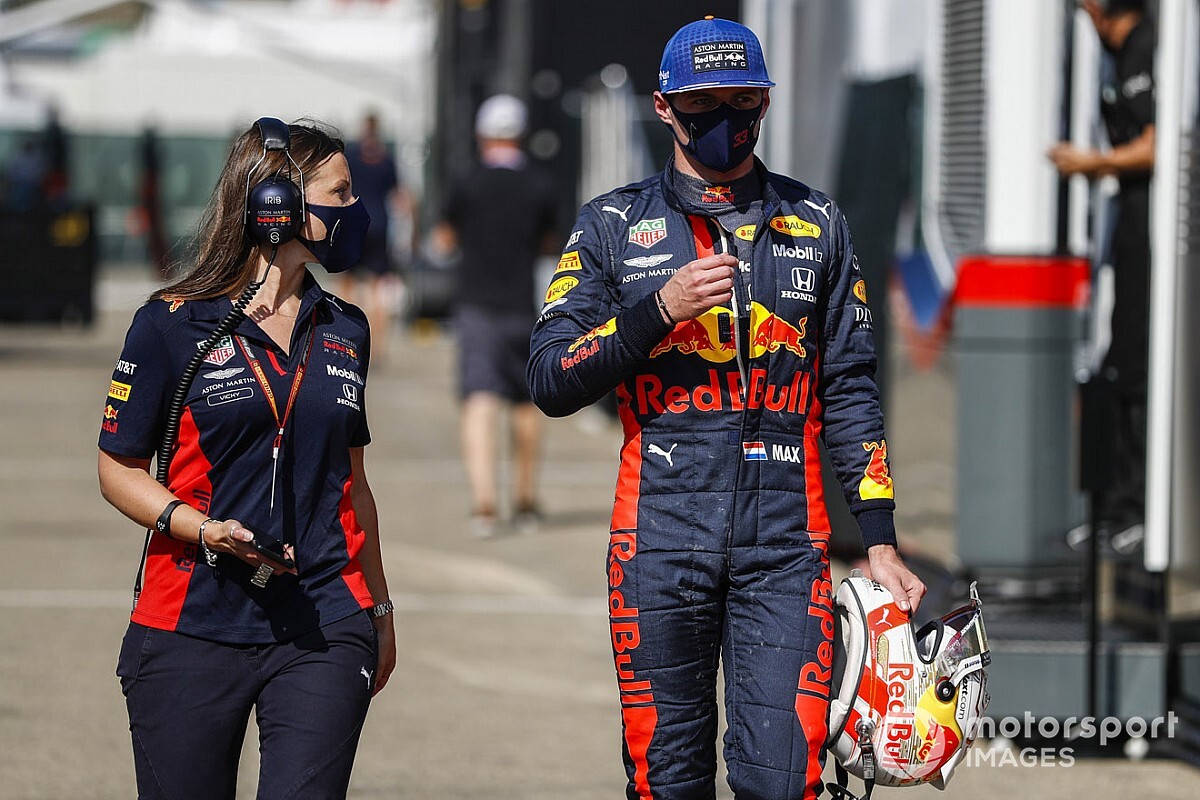 Horner gaat in op clausule: "Verstappen zeker bij Red Bull in 2021"