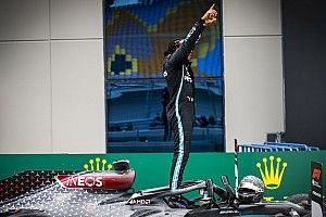 Galeri Foto: Lewis Hamilton Rayakan Titel F1 Ketujuh