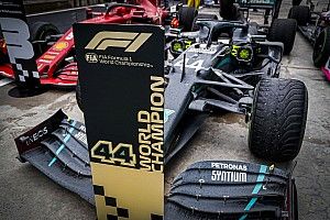 Mit szólnátok, ha „konfettis” lenne a Mercedes festése? (kép)