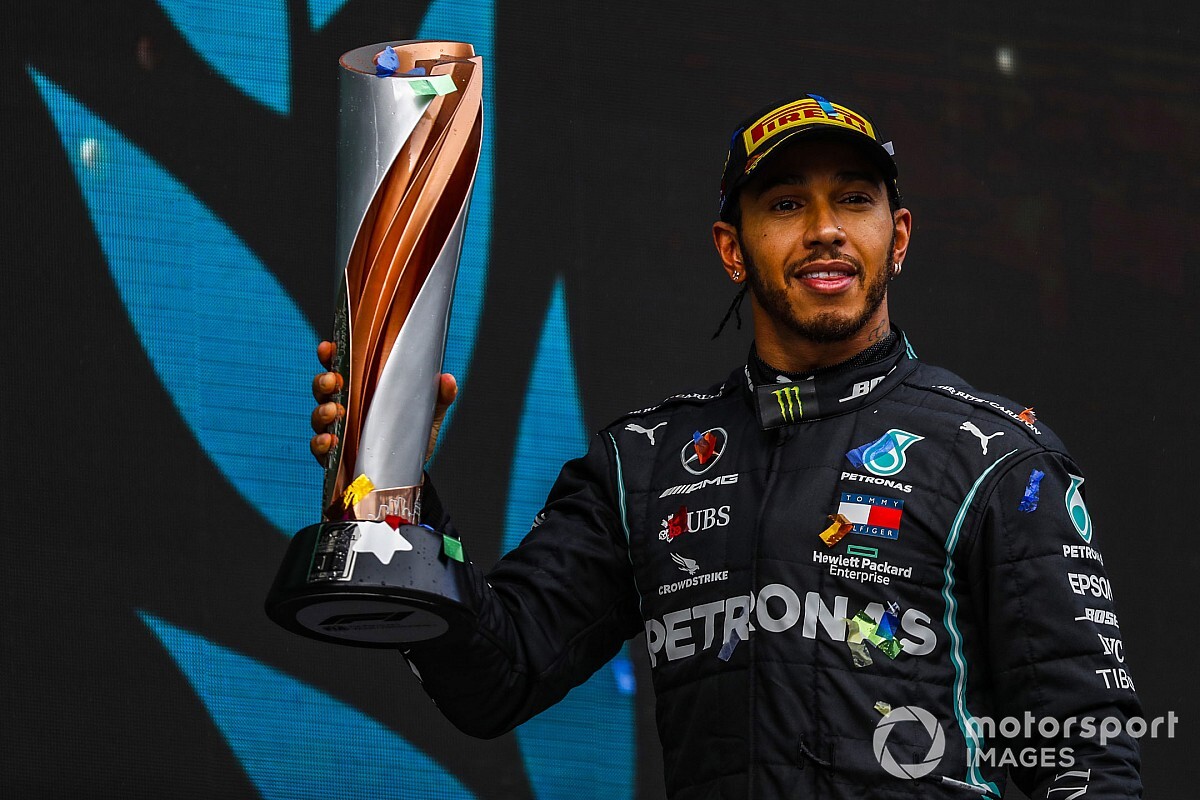 Ex-diretor da Mercedes afirma que Hamilton pôs fim ao debate 'carro x piloto' com hepta