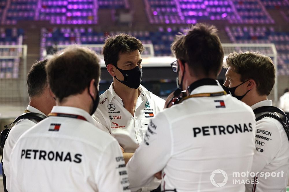 Wolff: A költségsapka erősebbé tette a Mercedest