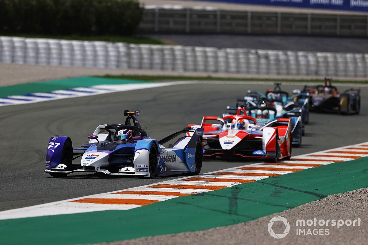 Hasil Valencia E-Prix II: Dennis Dominan dari Awal sampai Akhir