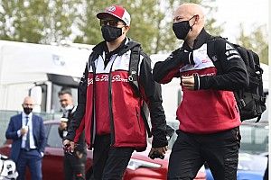 Vicces üzenet került fel Raikkönen autójára az utolsó F1-es futamhétvégéjén (kép)
