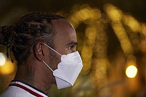 Hamilton protesta: "Han hecho las reglas para frenarnos"