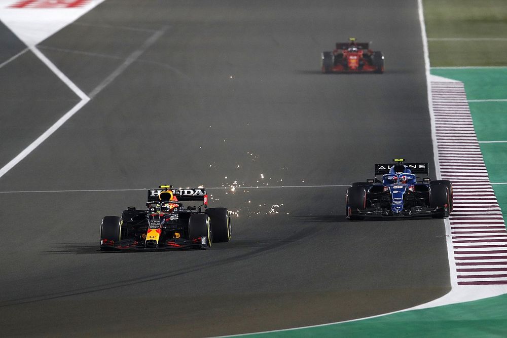 Ocon: "Intenté defenderme de Pérez para ayudar a Alonso"