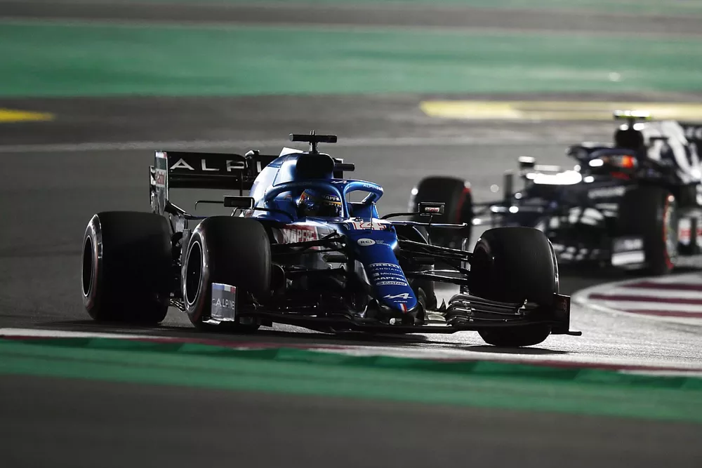 Fernando Alonso, Alpine A521, Yuki Tsunoda, AlphaTauri AT02