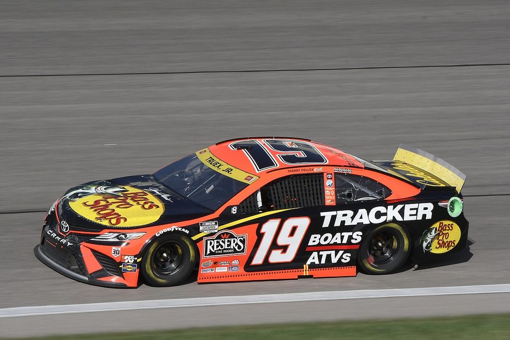 Martin Truex Jr., Joe Gibbs Racing, Toyota Camry Bass Pro Shops