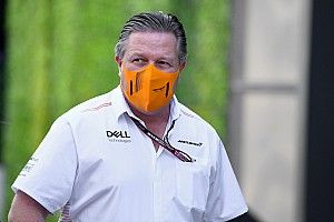 CEO da McLaren, Brown diz que F1 está "refém" das principais equipes no teto orçamentário