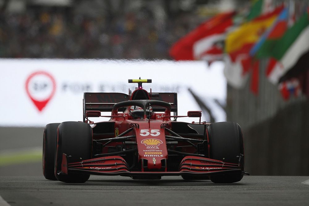 Sainz: Nem hagyhatjuk, hogy az AlphaTauri előttünk végezzen, mert mi vagyunk a Ferrari