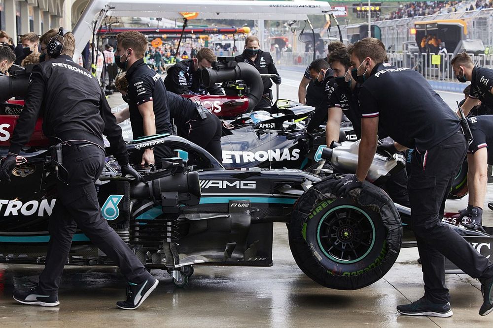 Mercedes не будет решать проблемы с надежностью в 2021 году