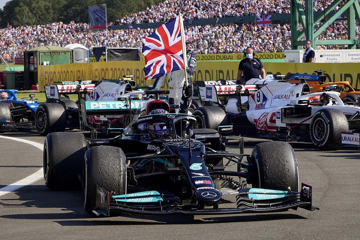 Villeneuve: Hamilton rosszul mérte fel a szituációt, más pályán hamarabb elemelte volna…
