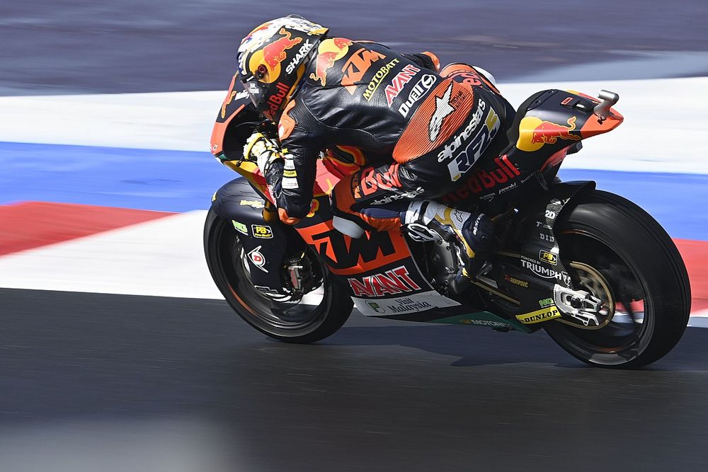 Misano Moto2: Fernandez resists teammate Gardner to win