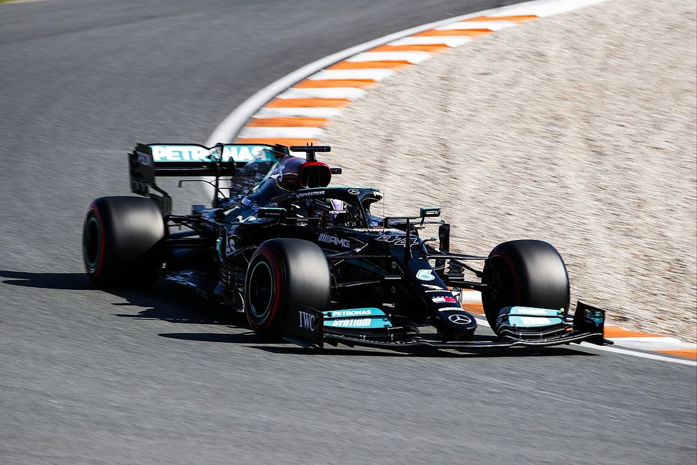 Hamilton se rinde ante Verstappen en Zandvoort... el sábado