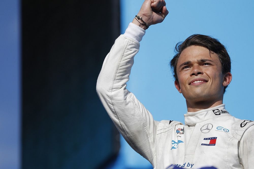 De Vries, adının F1 takımlarıyla anılmasından gurur duyuyor