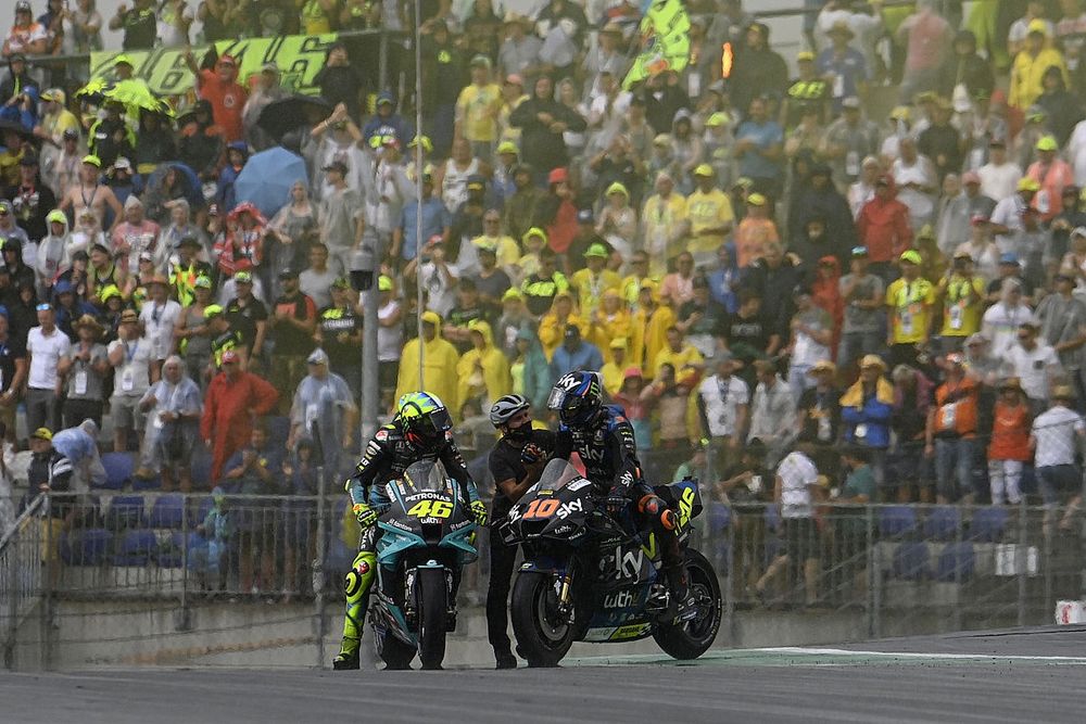 Marini: "Cuando iba a entrar a boxes Rossi me pasó y decidí seguir"