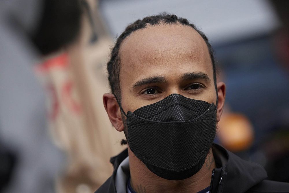 Hamilton wil zich bewijzen in 2022: “De races zullen intenser zijn”