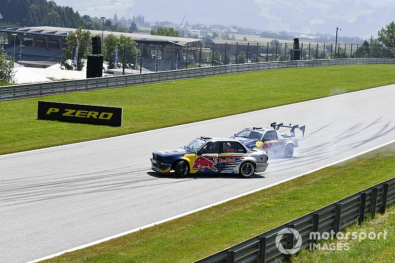 Már keményen csapatják a Red Bull Ringen: égnek a gumik!