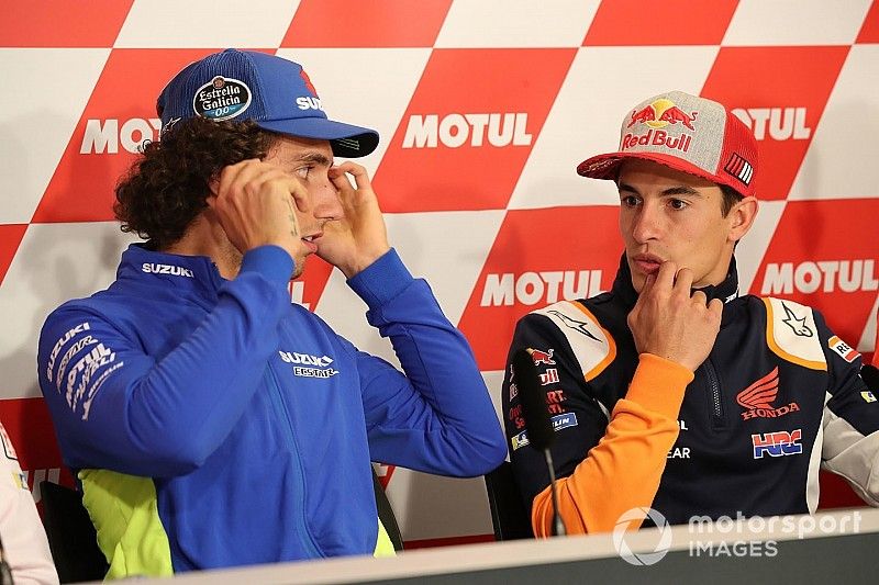 Rins se disculpa ante Márquez por su comentario fuera de lugar