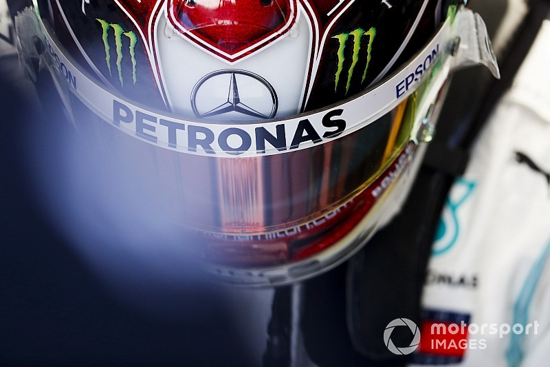 Hamilton. „Előttünk van a Ferrari...”