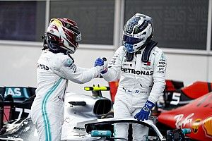 Mercedes tiene preparadas "tarjetas amarillas y rojas" para Bottas y Hamilton