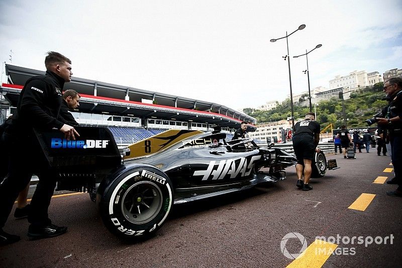 Haas recibe una sorprendente bandera negra doble en Mónaco