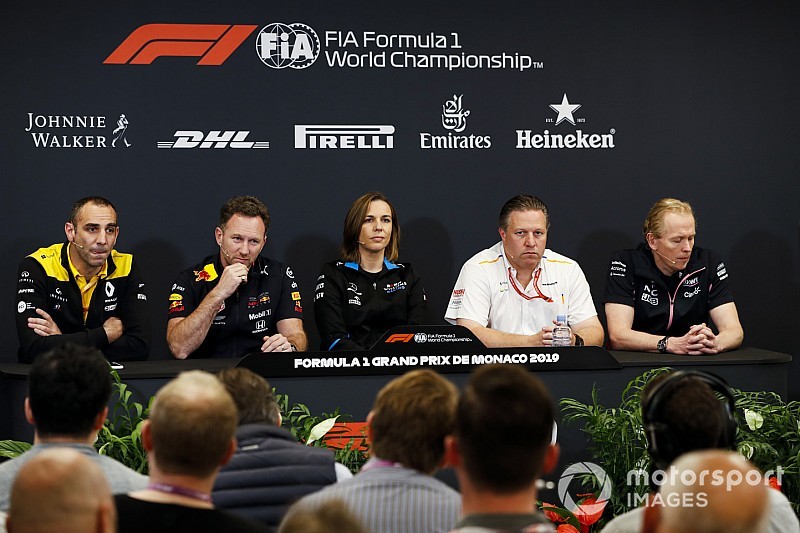 Los rivales critican el "estúpido" derecho a veto de Ferrari