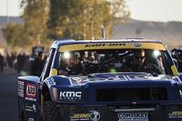 Price trabaja para competir en Dakar con cuatro ruedas.