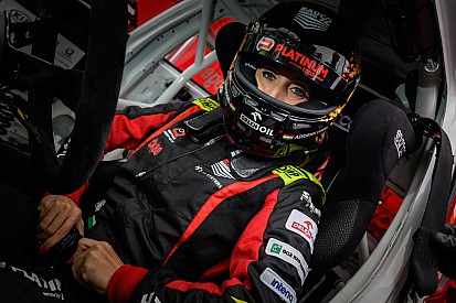 F1-es versenypályán versenyez Vogel Adrienn