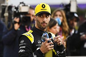 Риккардо сравнил смену Red Bull на Renault с переходом Хэмилтона в Mercedes