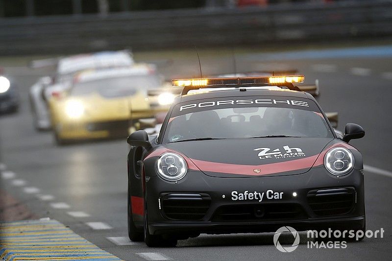 Le Mans: El safety car voltea la carrera