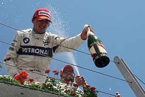 Kubica enviou foto do pódio do GP do Canadá de 2008 para derrubar mito do champagne