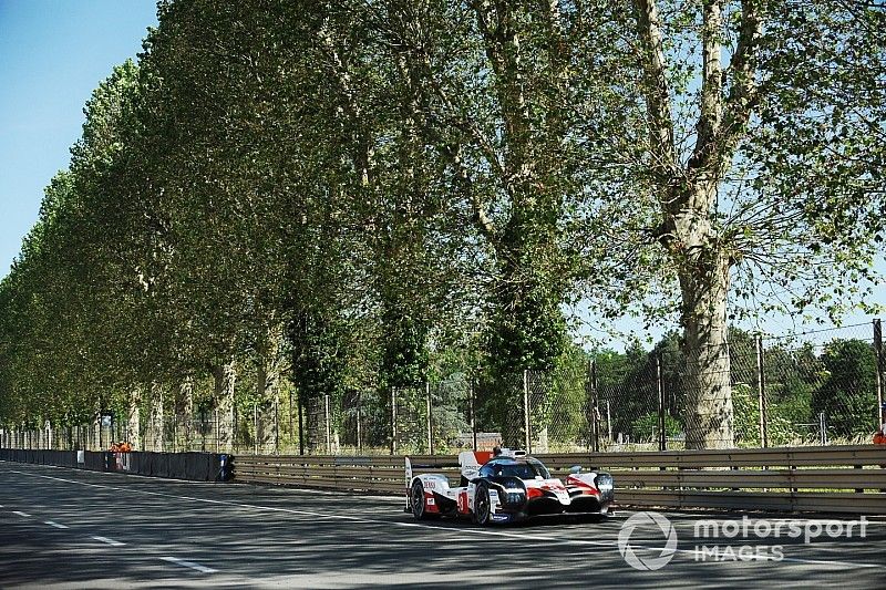 El Toyota de Alonso comienza liderando el test de Le Mans