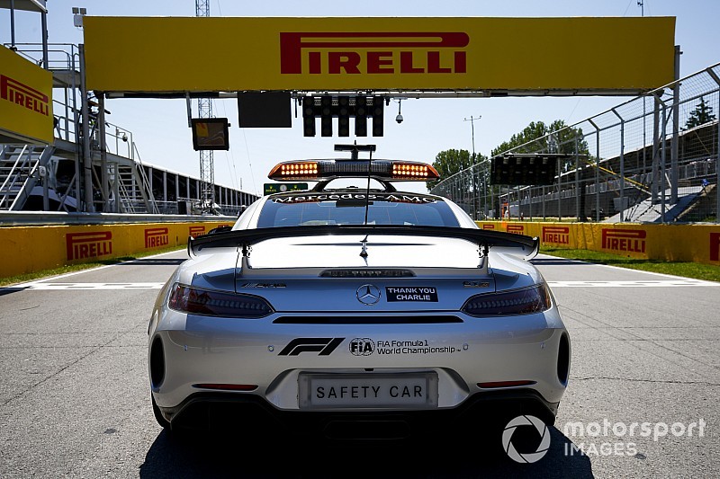 Hamilton esélytelen volt a rajtnál Vettel ellen: onboardok