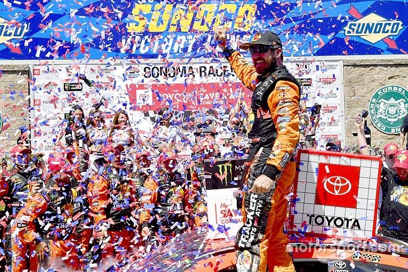 Truex rządzi na Sonoma Raceway