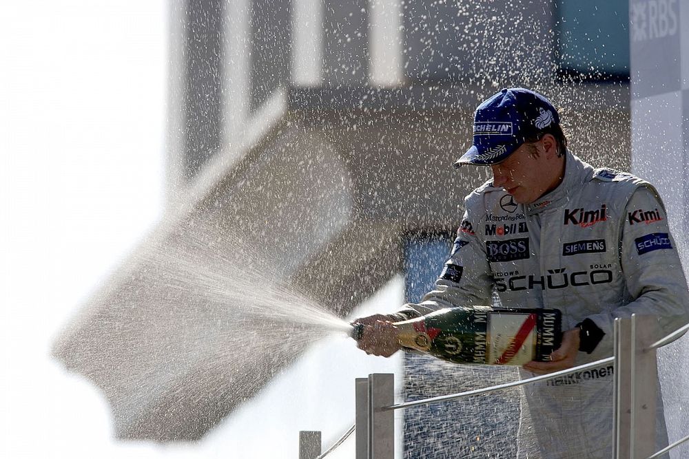 Podium: race winner Kimi Raikkonen, McLaren