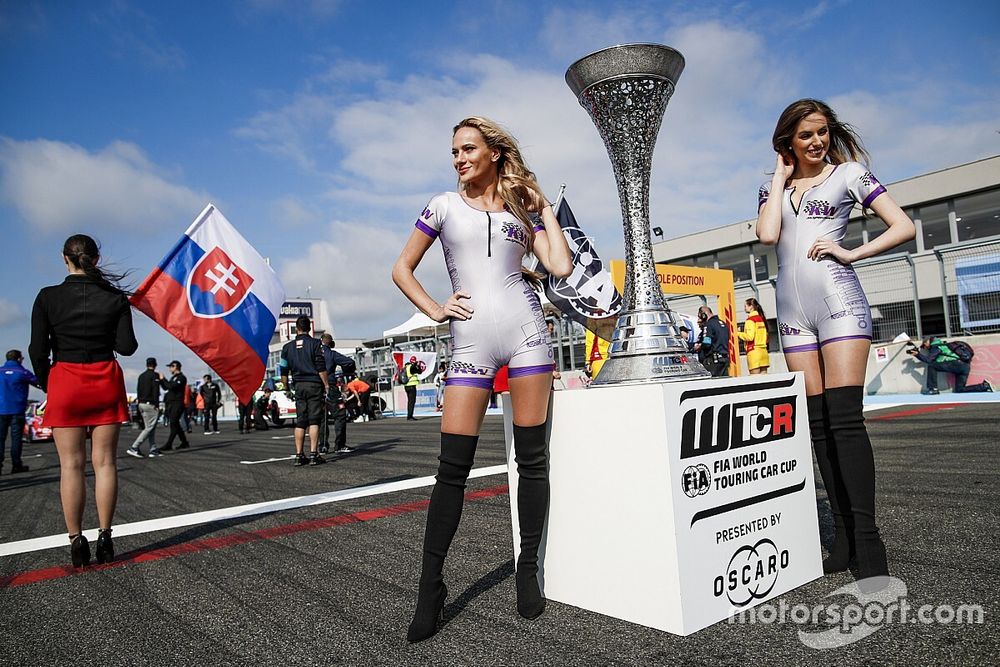 Újabb magyar siker a WTCR Esport-versenyén: Báldi nyerte az első futamot, Barna és Pinczés a dobogón
