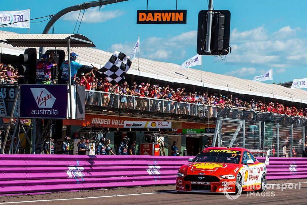 Race winner Scott McLaughlin, DJR Team Penske Ford