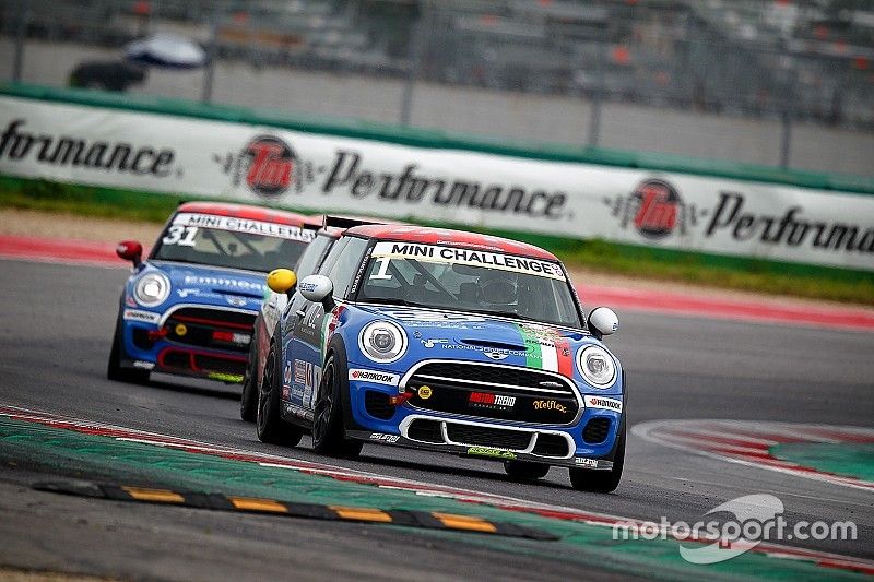 MINI Challenge: Tramontozzi e Sandrucci la spuntano nella pioggia di Misano
