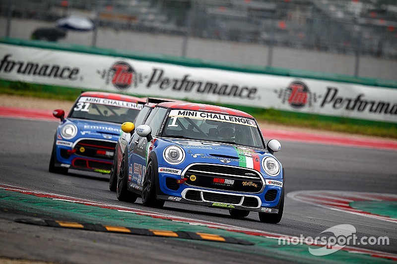 MINI Challenge: Tramontozzi e Sandrucci la spuntano nella pioggia di Misano