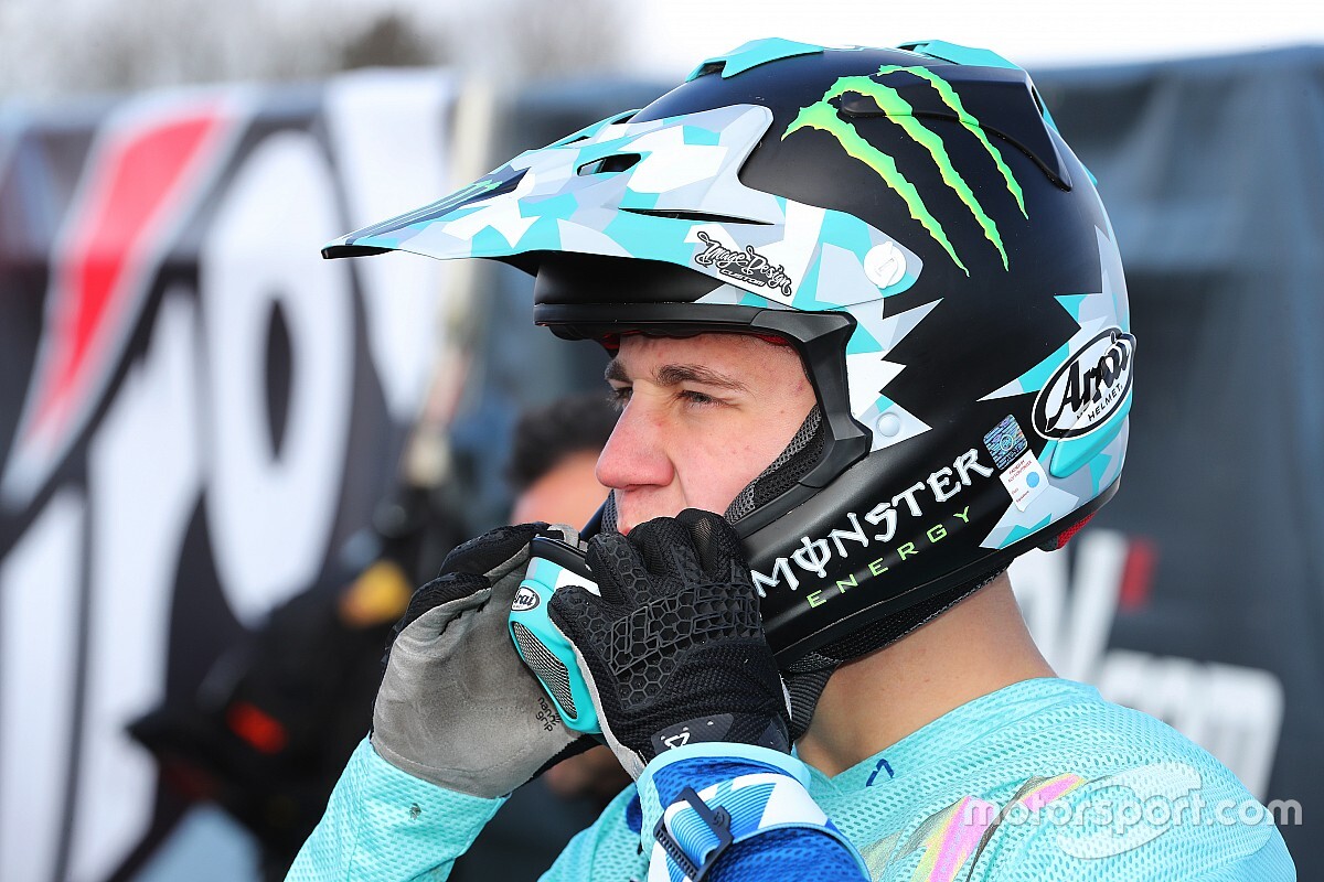 Interview: Van de Moosdijk kan weer crossen na enkelbreuk