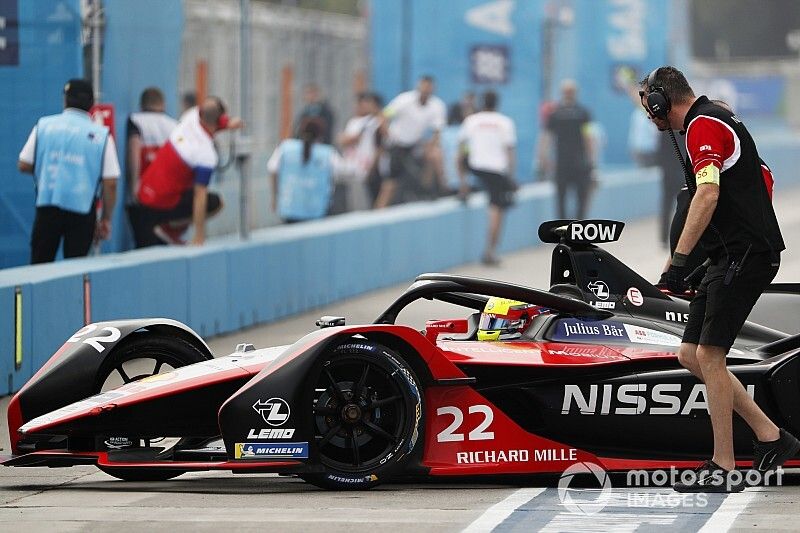فورمولا إي: رولاند في صدارة التجارب الحرّة في سانتياغو بعد رفع العلم الأحمر