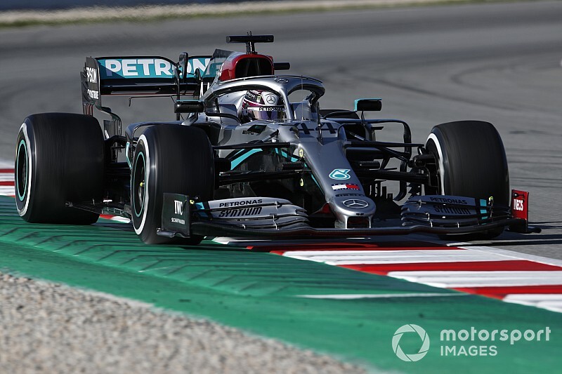 A Mercedes a W11 kiismerésével töltötte a napját