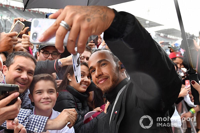 Hamilton revela sonho de ser astro de Hollywood