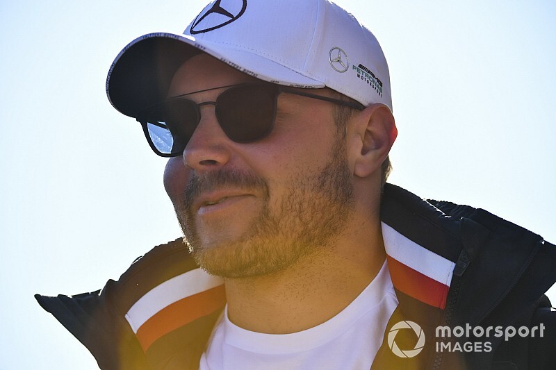 Videó: Bottas hatásos belépője az FIA-gálán