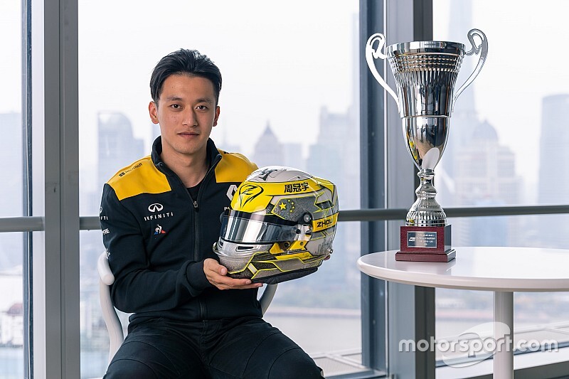 Zhou rezerwowym Renault
