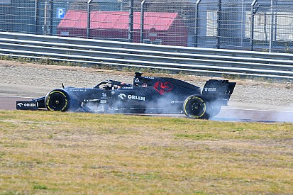 Újabb képeken az idei Alfa Romeo: Räikkönen kicsit elfékezte