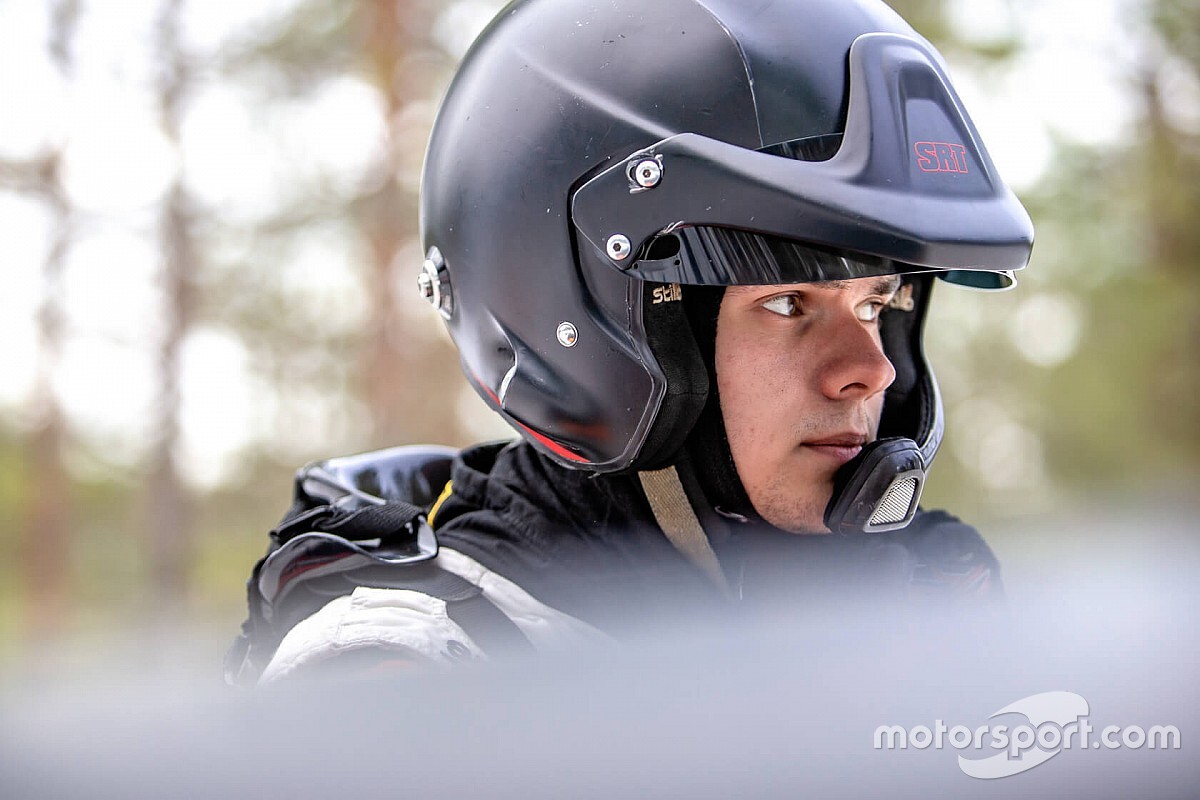 Самый перспективный российский раллист впервые сел за руль автомобиля WRC