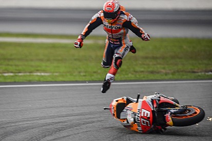 El hombro lleva de nuevo a Márquez a pasar por el quirófano